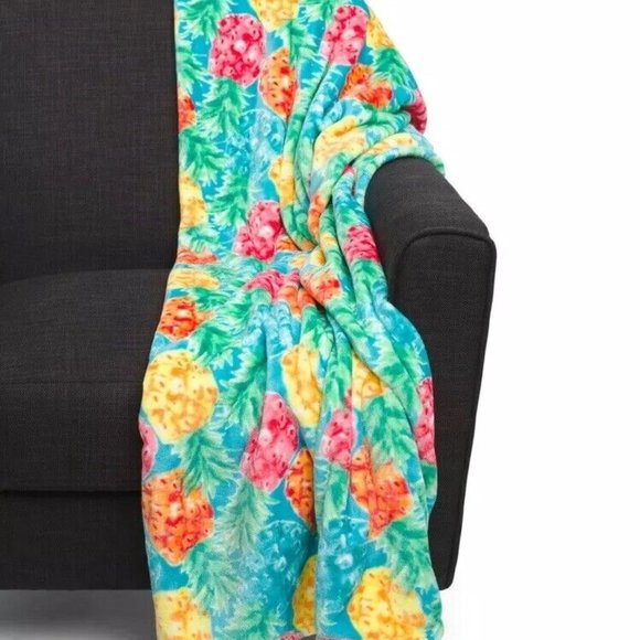 Isaac Mizrahi Colorful Tossed Pineapple Throw Blanket Tropical Blue Pink Green - Picture 4 of 9